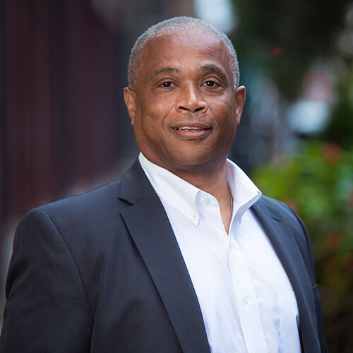Tony_A'vant Headshot-1